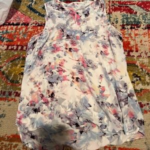 Womans sleeveless top cute! Xl smoke free!